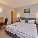 Отель Moselhaus Weiskopf 'selfcheckin'offsitebreakfast'cityparking' 3*