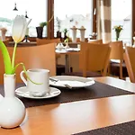 Hotel Moselhaus Weiskopf 'selfcheckin'offsitebreakfast'cityparking' 3*