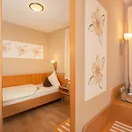 Moselhaus Weiskopf 'selfcheckin'offsitebreakfast'cityparking' Отель
