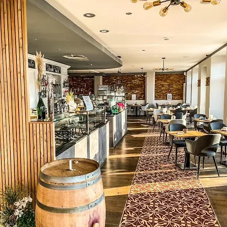 ホテル Moselhaus Weiskopf 'selfcheckin'offsitebreakfast'cityparking' 3*