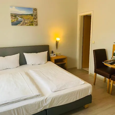 Hotel Moselhaus Weiskopf 3*