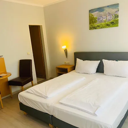 Hotel Moselhaus Weiskopf 3*