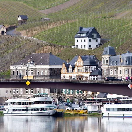 ホテル Moselhaus Weiskopf 'selfcheckin'offsitebreakfast'cityparking' ベルンカステル・クース