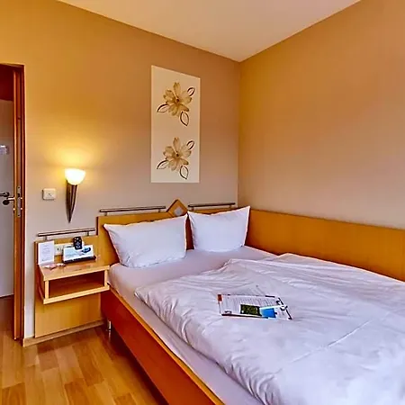 Moselhaus Weiskopf 'selfcheckin'offsitebreakfast'cityparking' 3* برنكاستيل كويس