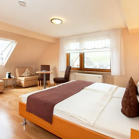 فندق Moselhaus Weiskopf 'selfcheckin'offsitebreakfast'cityparking' 3*