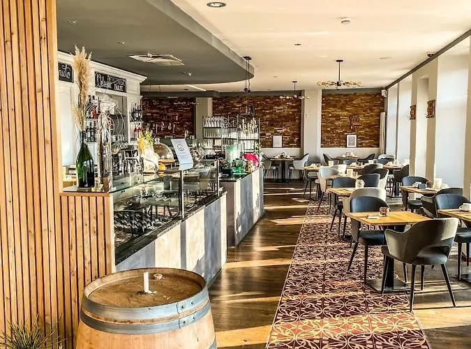 ホテル Moselhaus Weiskopf 'selfcheckin'offsitebreakfast'cityparking' 3*