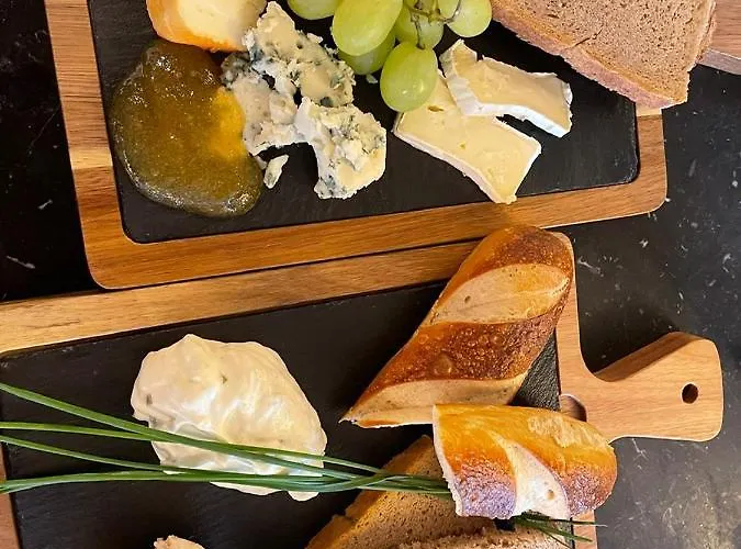 Moselhaus Weiskopf 'selfcheckin'offsitebreakfast'cityparking' ホテル ベルンカステル・クース