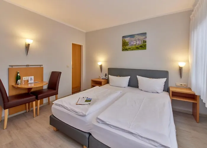 ホテル Moselhaus Weiskopf 'selfcheckin'offsitebreakfast'cityparking' 3*