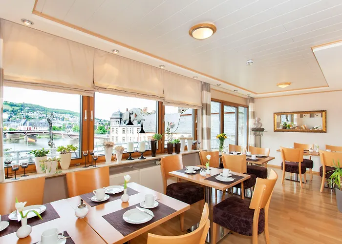 Moselhaus Weiskopf 'selfcheckin'offsitebreakfast'cityparking' ベルンカステル・クース