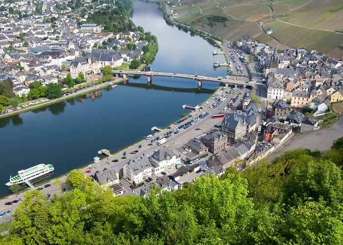 Moselhaus Weiskopf 'selfcheckin'offsitebreakfast'cityparking' 3* ベルンカステル・クース