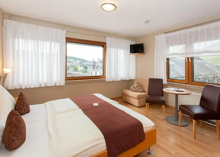 Moselhaus Weiskopf 'selfcheckin'offsitebreakfast'cityparking' ホテル