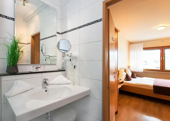 Moselhaus Weiskopf 'selfcheckin'offsitebreakfast'cityparking' ベルンカステル・クース